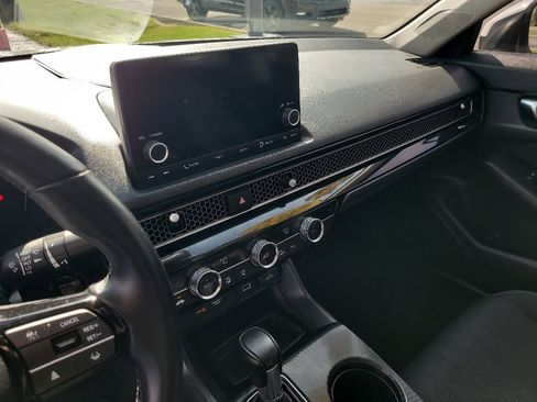 Used 2022 Honda Civic EX image 9