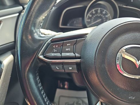 Used 2018 MAZDA MAZDA3 Touring FWD image 19