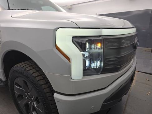 Used 2023 Ford F150 Lightning Lariat image 13