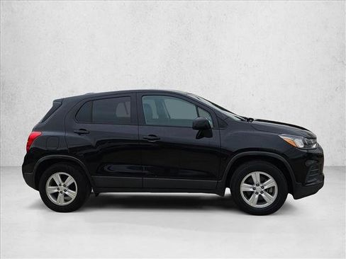 Used 2019 Chevrolet Trax LS w/ Tint and Cruise Package FWD image 4