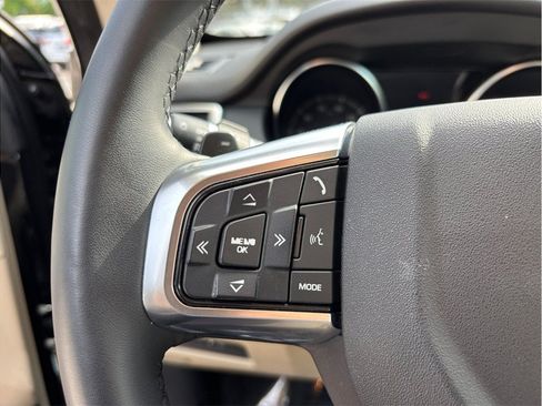 Used 2019 Land Rover Discovery Sport HSE AWD/4WD image 27
