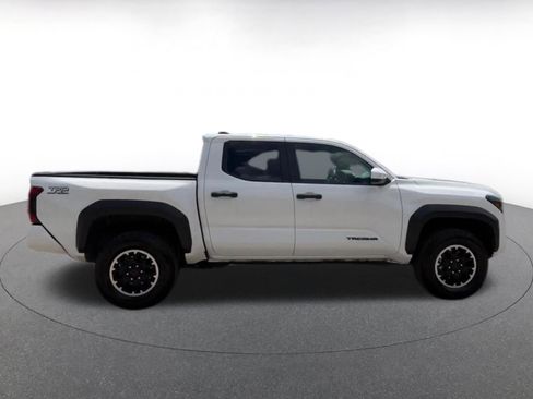 Used 2025 Toyota Tacoma TRD Off-Road image 16