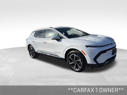 Used 2025 Chevrolet Equinox EV LT w/ Convenience Package image 2