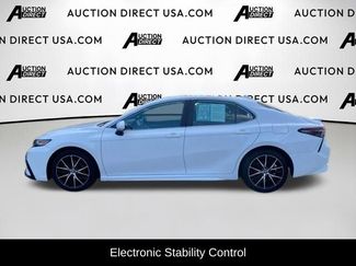 Used 2022 Toyota Camry SE FWD video 3
