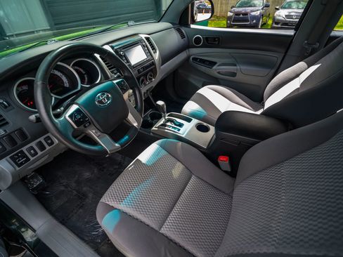 Used 2014 Toyota Tacoma 4x4 Double Cab w/ SR5 Package image 11