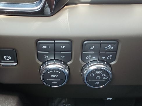 Used 2025 GMC Sierra 1500 Denali w/ Denali Reserve Package AWD/4WD image 21