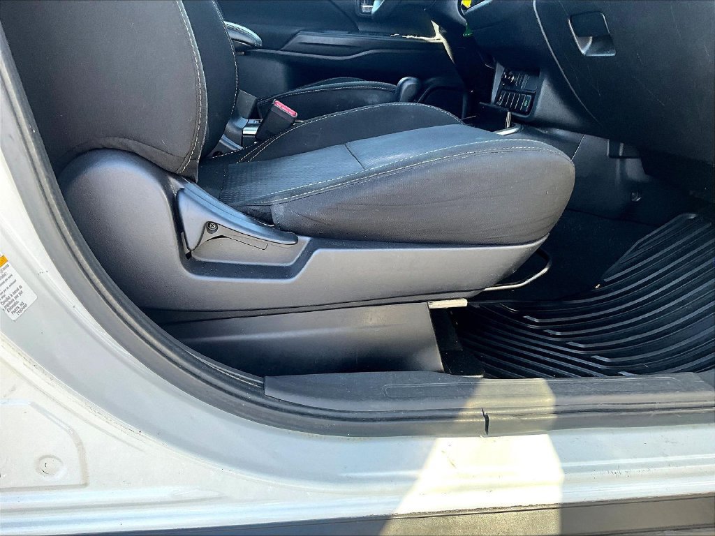 Used 2020 Mitsubishi Outlander ES AWD/4WD image 37