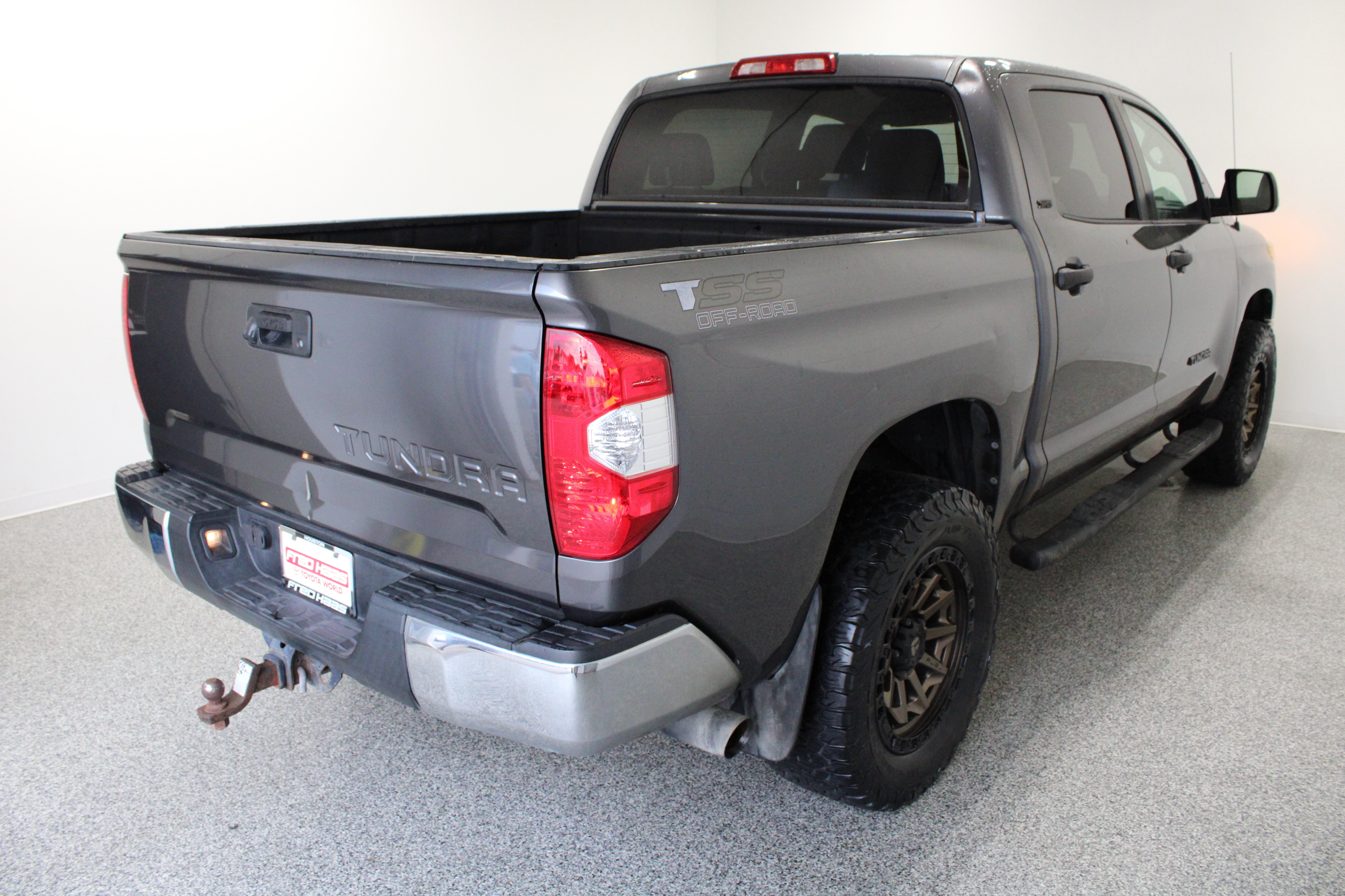 Used 2017 Toyota Tundra SR5 RWD image 7