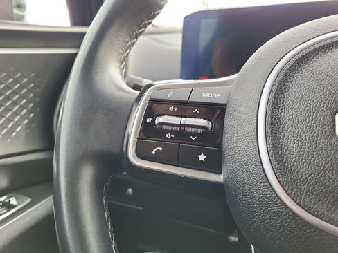 Used 2024 Kia Sorento S image 19