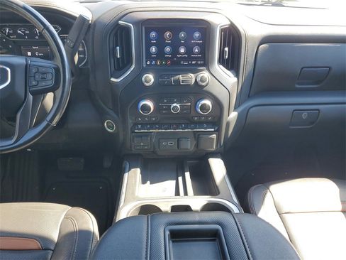 Certified 2022 GMC Sierra 2500 AT4 w/ AT4 Preferred Package image 18