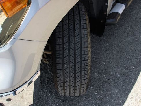 Used 2017 Toyota Tundra SR5 image 40