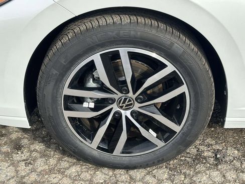 New 2026 Volkswagen Jetta SE FWD image 7