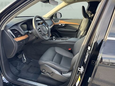 Used 2024 Volvo XC90 B6 Plus image 9