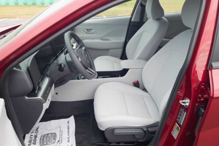 New 2027 Hyundai Kona SE FWD image 13