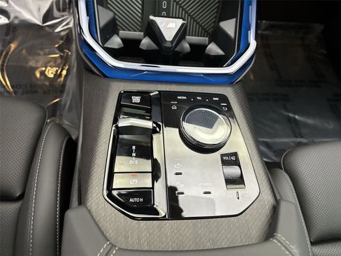 Used 2025 BMW X3 xDrive30i w/ Premium Package image 23