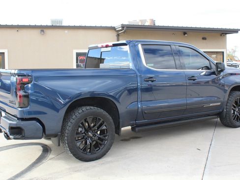 Used 2022 Chevrolet Silverado 1500 High Country w/ High Country Premium Package image 19