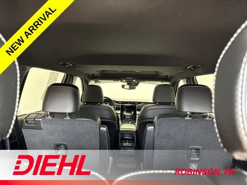 Used 2023 Jeep Grand Cherokee L Laredo AWD/4WD image 9