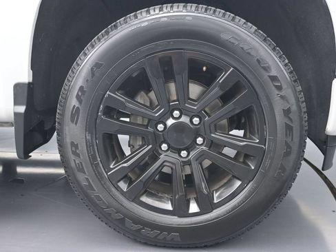 Used 2023 Chevrolet Silverado 1500 Custom RWD image 9