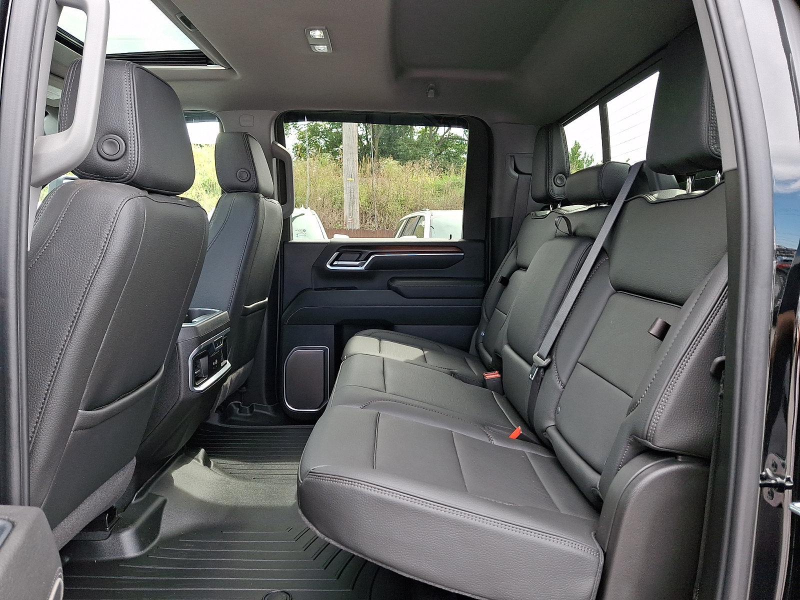 Certified 2026 GMC Sierra 3500 Denali w/ Denali Reserve Package AWD/4WD image 11