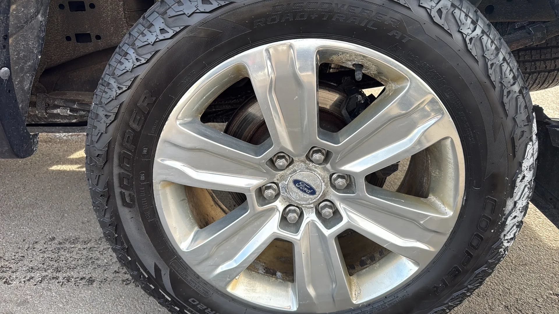 Used 2016 Ford F150 Platinum w/ Technology Package AWD/4WD image 12