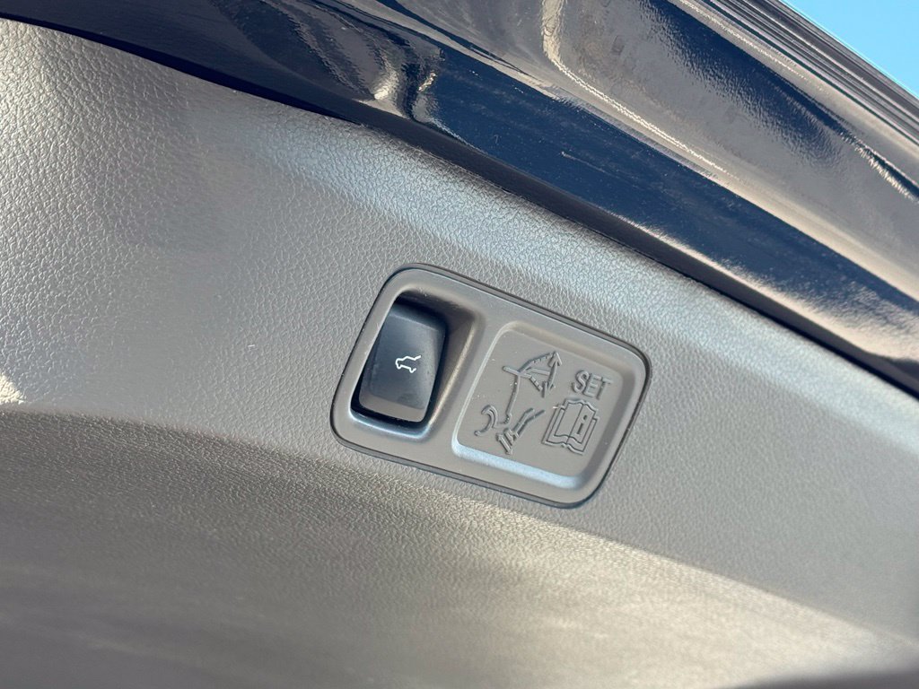 Used 2019 Ford Expedition Limited w/ Equipment Group 302A RWD image 12