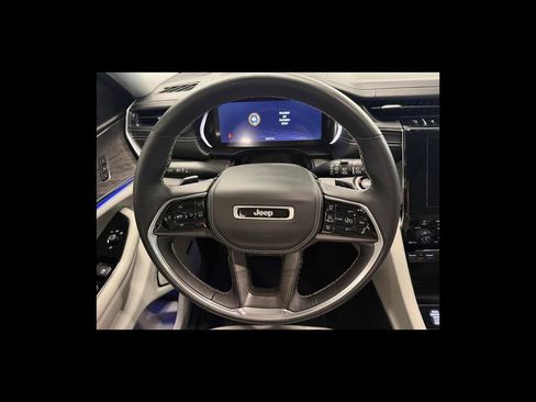 Used 2022 Jeep Grand Cherokee Overland AWD/4WD image 14