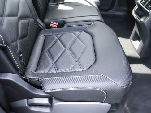 Certified 2025 Volkswagen Atlas Cross Sport SE image 33