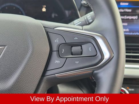 Used 2025 Chevrolet Trax LT w/ LT Convenience Package FWD image 15