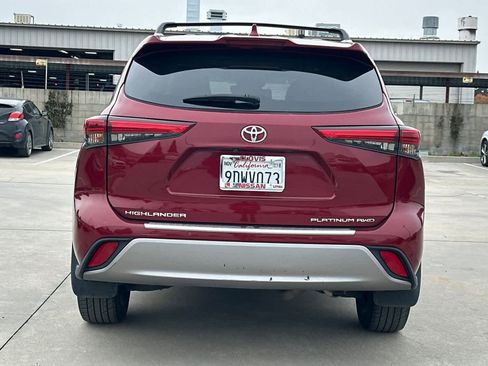 Used 2022 Toyota Highlander Platinum image 8
