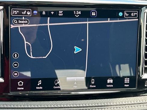 Used 2025 Chrysler Pacifica Limited image 19