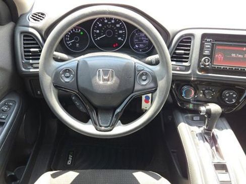 Used 2019 Honda HR-V LX image 13