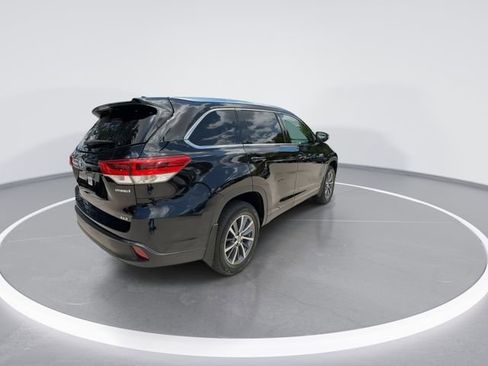 Used 2019 Toyota Highlander XLE AWD/4WD image 8