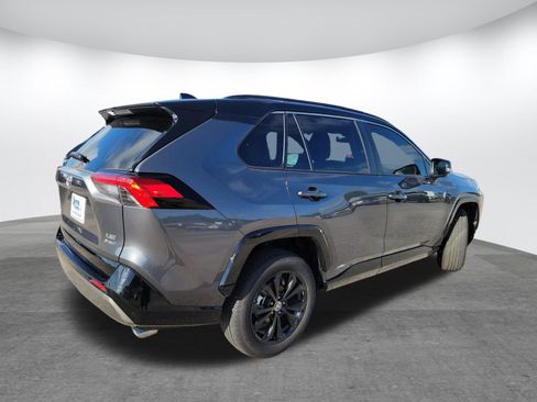 Used 2025 Toyota RAV4 XSE AWD/4WD image 5