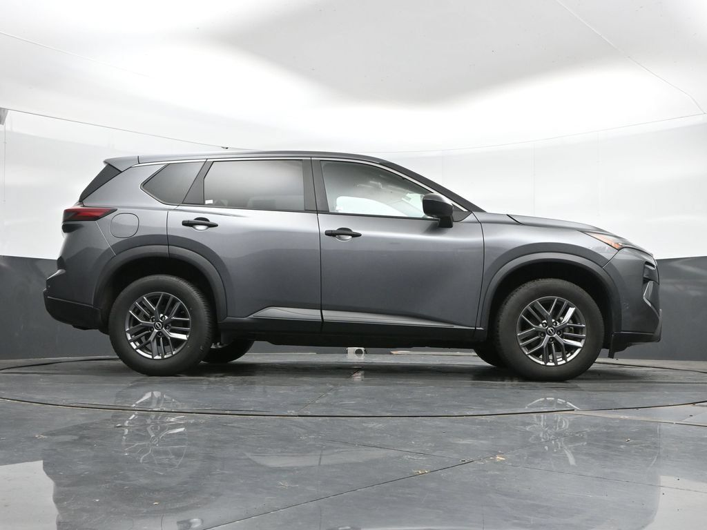 Used 2024 Nissan Rogue S AWD/4WD image 42