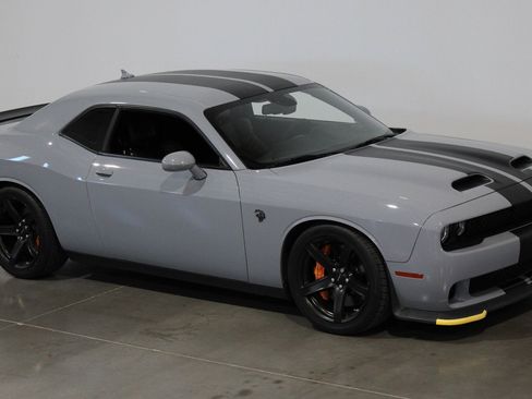 Used 2020 Dodge Challenger SRT Hellcat Redeye RWD image 7