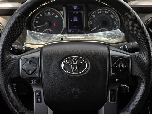 Used 2021 Toyota Tacoma TRD Off-Road w/ Technology Package AWD/4WD image 37