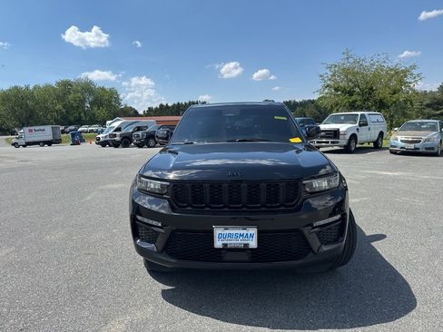 Used 2025 Jeep Grand Cherokee Limited w/ Black Appearance Package AWD/4WD image 2