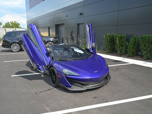 Used 2020 McLaren 600LT Spider RWD image 19