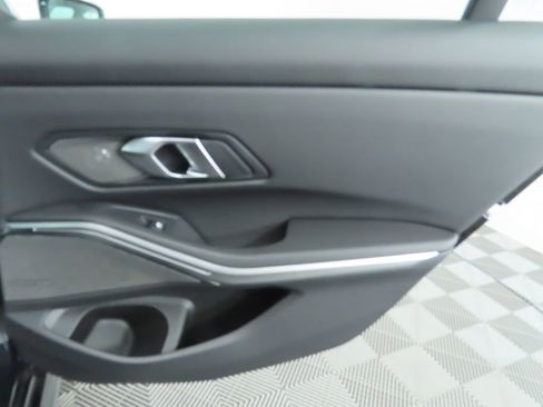 Used 2025 BMW 330i Sedan w/ M Sport Package image 29