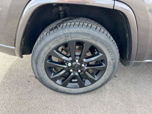 Used 2018 Jeep Grand Cherokee Altitude image 10