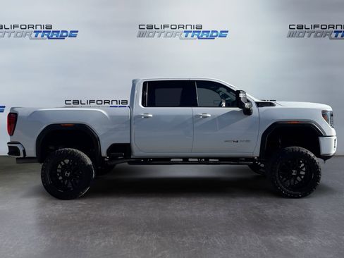 Used 2020 GMC Sierra 2500 AT4 w/ AT4 Premium Package image 4