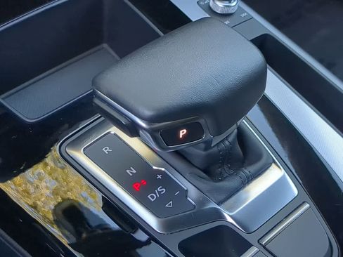 Used 2025 Audi Q5 2.0T Premium image 33