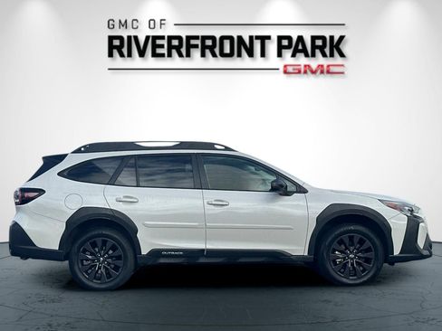 Used 2023 Subaru Outback Onyx Edition XT image 2