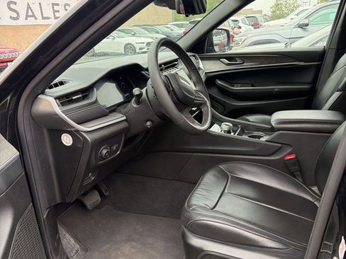 Used 2024 Jeep Grand Cherokee L Limited w/ Luxury Tech Group II image 11