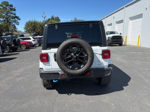 Used 2023 Jeep Wrangler Unlimited Sahara w/ Cold Weather Group image 6