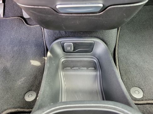 Used 2026 Chrysler Pacifica Select FWD image 13