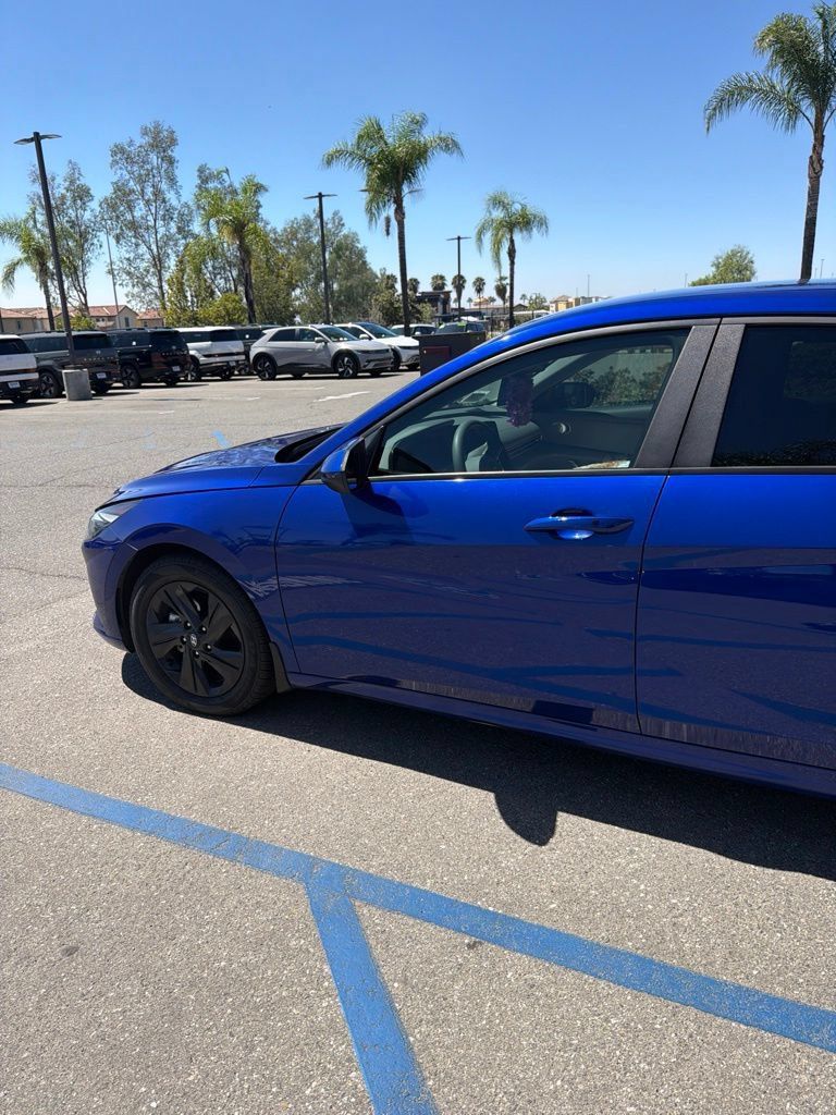 Certified 2023 Hyundai Elantra Blue FWD image 40