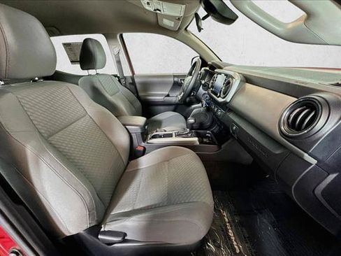 Used 2021 Toyota Tacoma SR5 RWD image 25