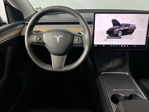 Used 2023 Tesla Model Y Long Range image 12