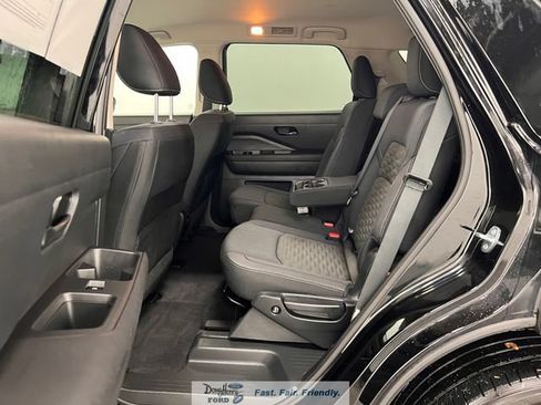 Used 2025 Nissan Pathfinder SV FWD image 29